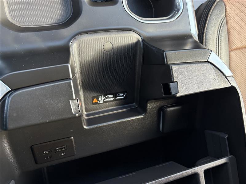 Used 2023 Chevrolet Silverado 1500 High Country w/ Technology Package image 25