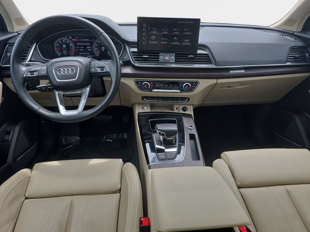 Used 2023 Audi Q5 2.0T Premium Plus w/ Premium Plus Package AWD/4WD image 12