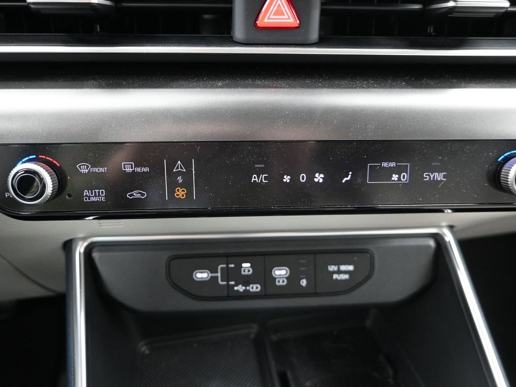 New 2025 Kia Carnival SX w/ SX Dark Edition Package image 21