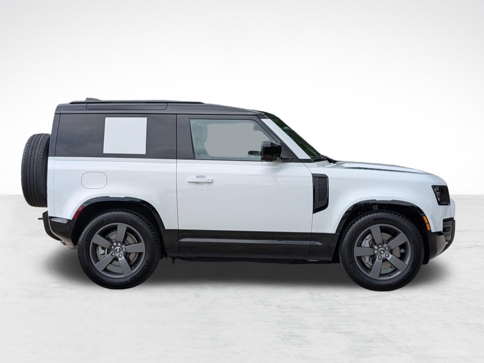 Used 2025 Land Rover Defender 90 X-Dynamic SE AWD/4WD image 8