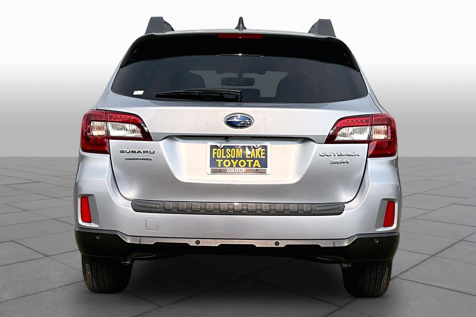 Used 2017 Subaru Outback 3.6R Limited AWD/4WD image 4