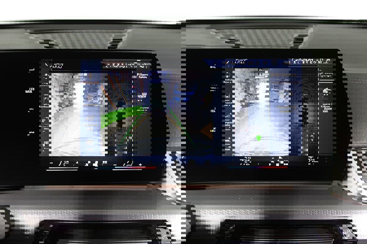 Used 2025 BMW X2 xDrive28i image 9