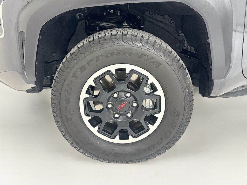 Used 2025 Toyota Tacoma TRD Off-Road w/ TRD Off Road Premium Package AWD/4WD image 32