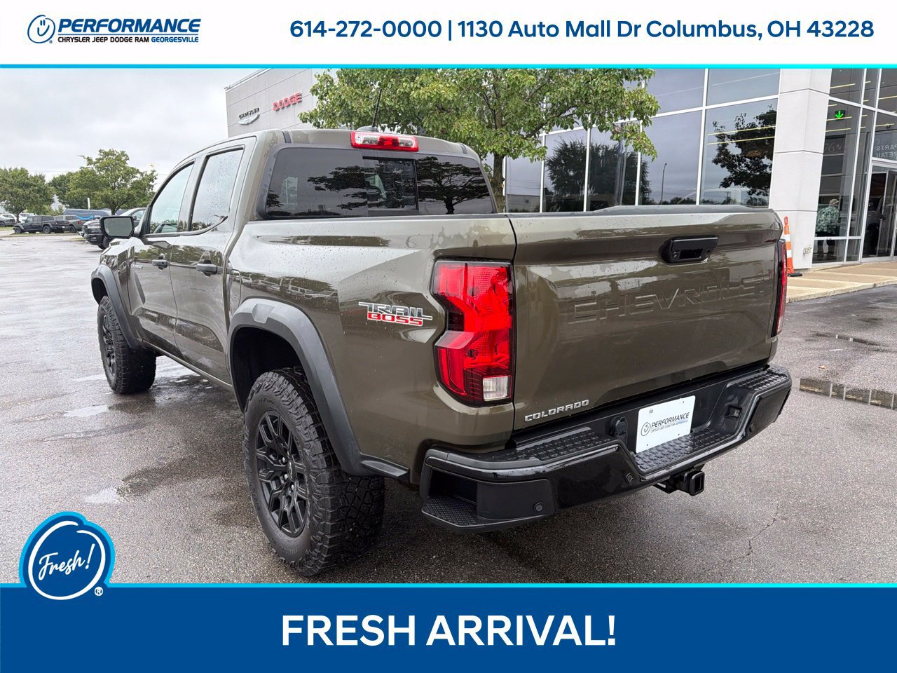 Used 2024 Chevrolet Colorado Trail Boss w/ Technology Package AWD/4WD image 9