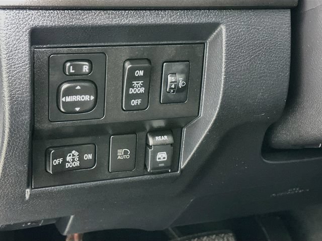 Used 2019 Toyota Tundra SR5 w/ TRD Sport Package AWD/4WD image 14