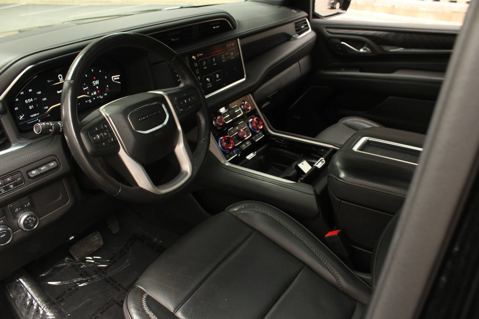 Used 2022 GMC Yukon Denali AWD/4WD image 13