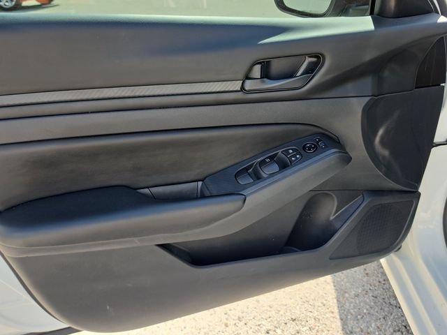 Certified 2025 Nissan Altima 2.5 S FWD image 17