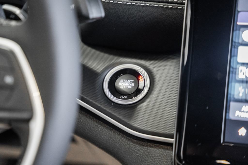 New 2025 Jeep Grand Cherokee Laredo X w/ Luxury Tech Group I image 26