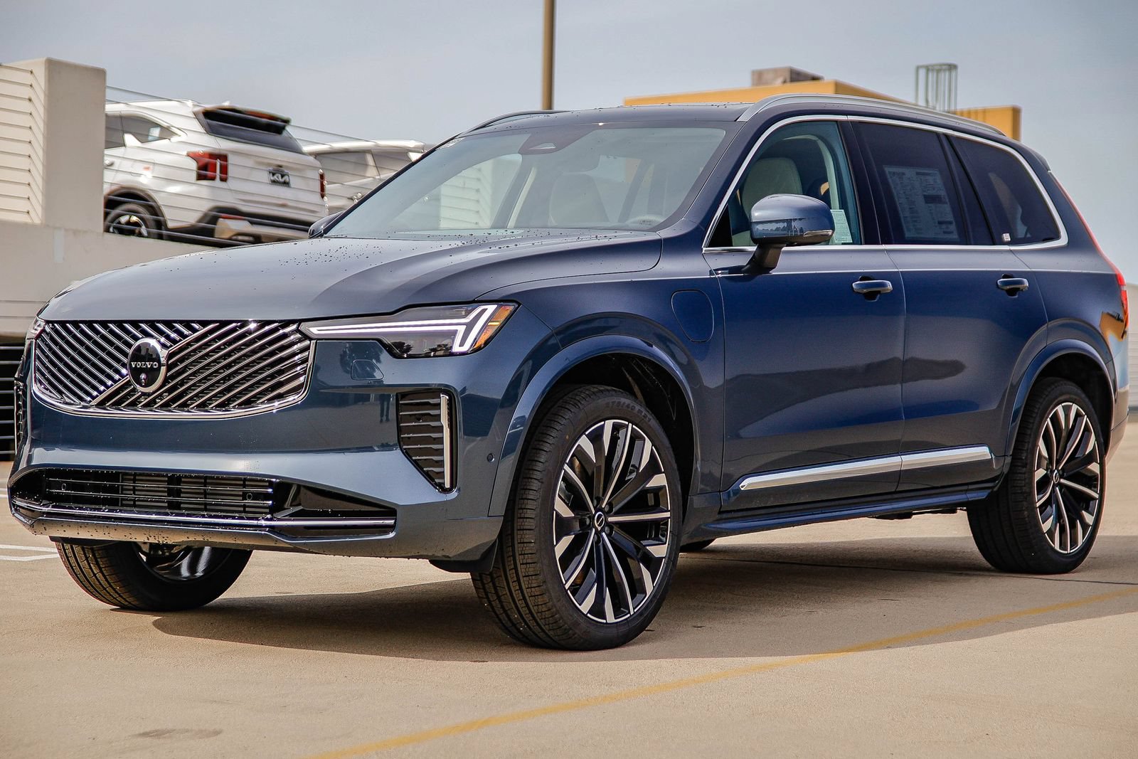 New 2026 Volvo XC90 T8 Ultra w/ Protection Package Premier AWD/4WD image 3
