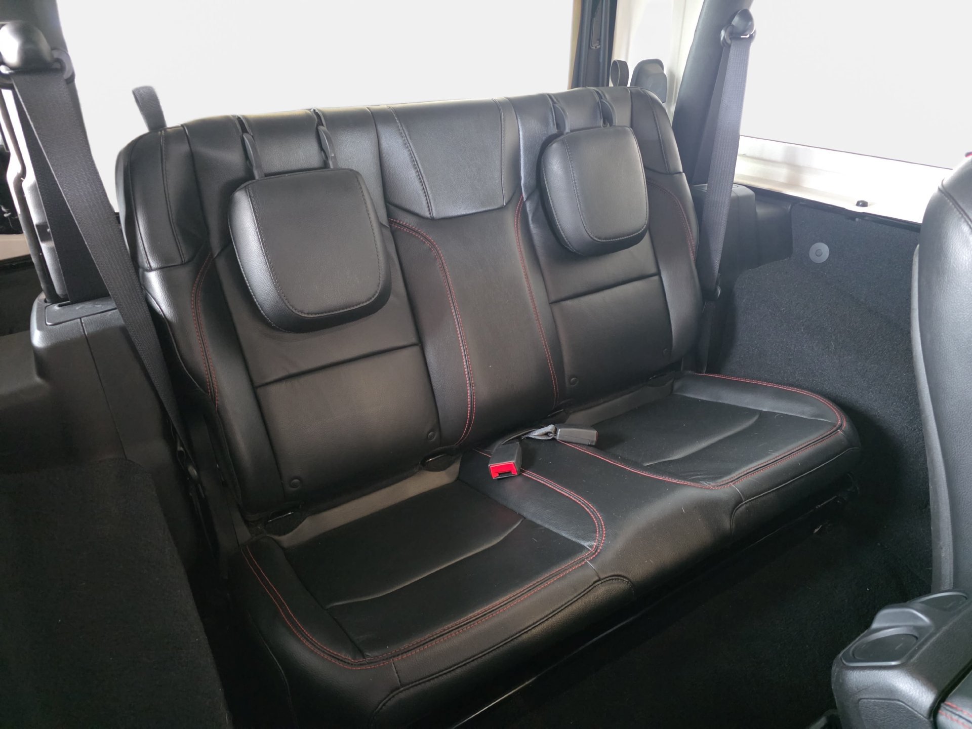 Used 2018 Jeep Wrangler Rubicon AWD/4WD image 11