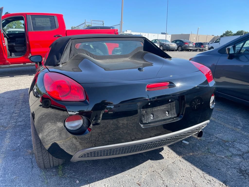 Used 2007 Pontiac Solstice Convertible w/ Premium Package RWD image 5