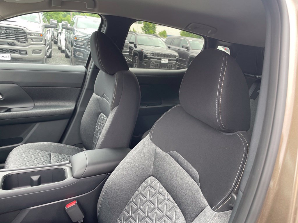 New 2026 Nissan Kicks SV w/ Cold Weather Package AWD/4WD image 9