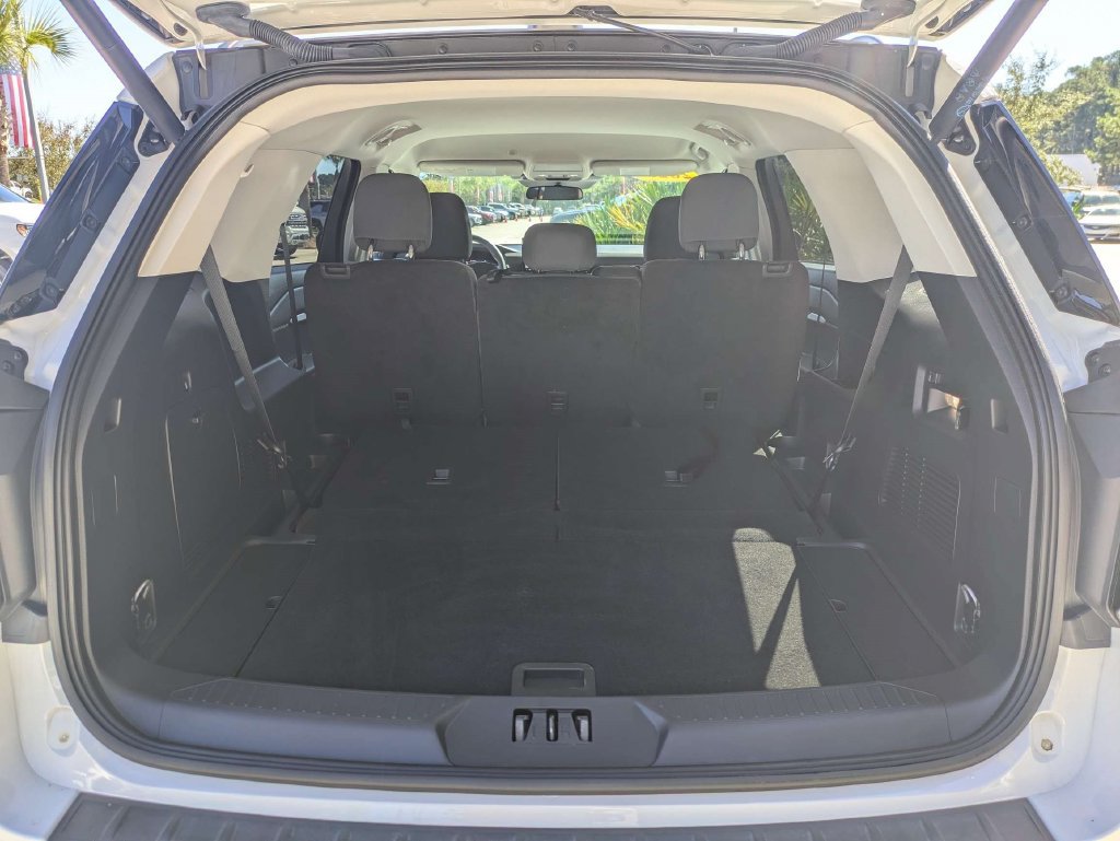 Used 2025 Ford Explorer Active AWD/4WD image 13