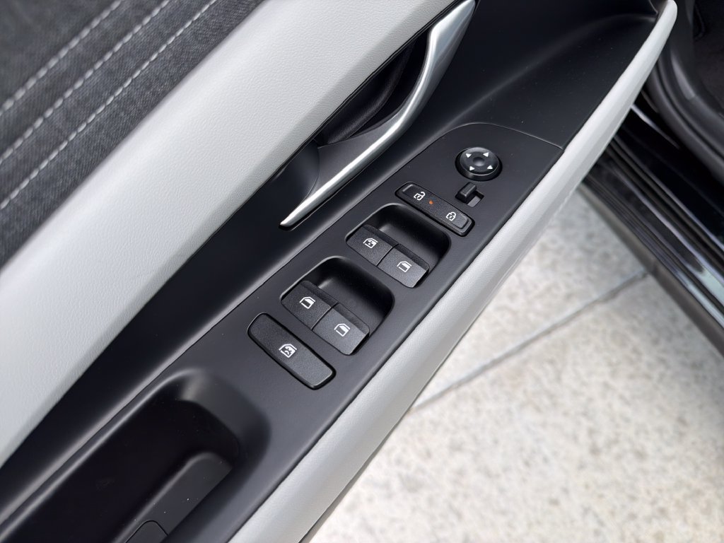 New 2026 Hyundai Elantra SEL Sport FWD image 16