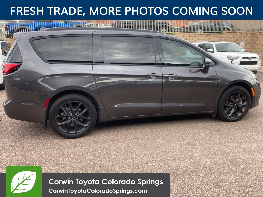 Used 2021 Chrysler Pacifica Limited w/ Uconnect Theater Family Group AWD/4WD image 10