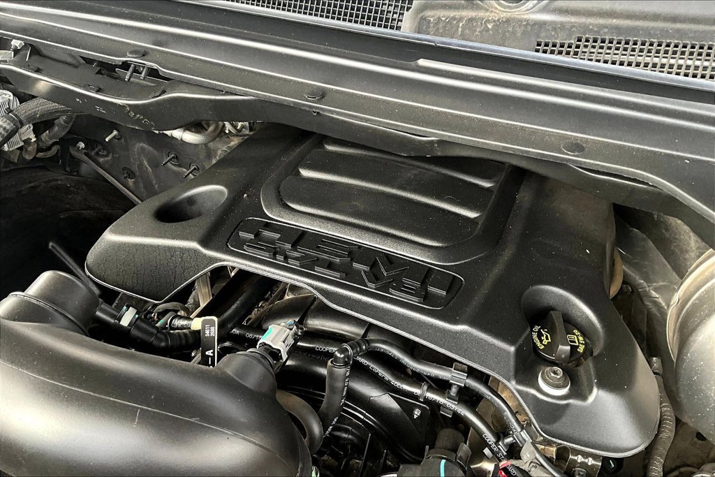 Used 2019 RAM 1500 Laramie AWD/4WD image 35