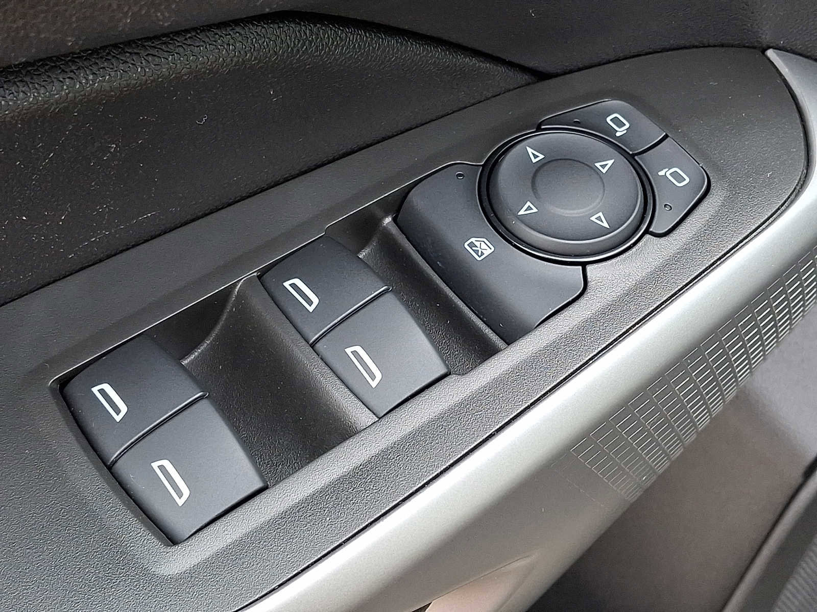 Used 2024 Chevrolet Trax LS image 26