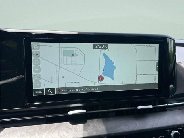 Used 2024 Kia Carnival EX image 20