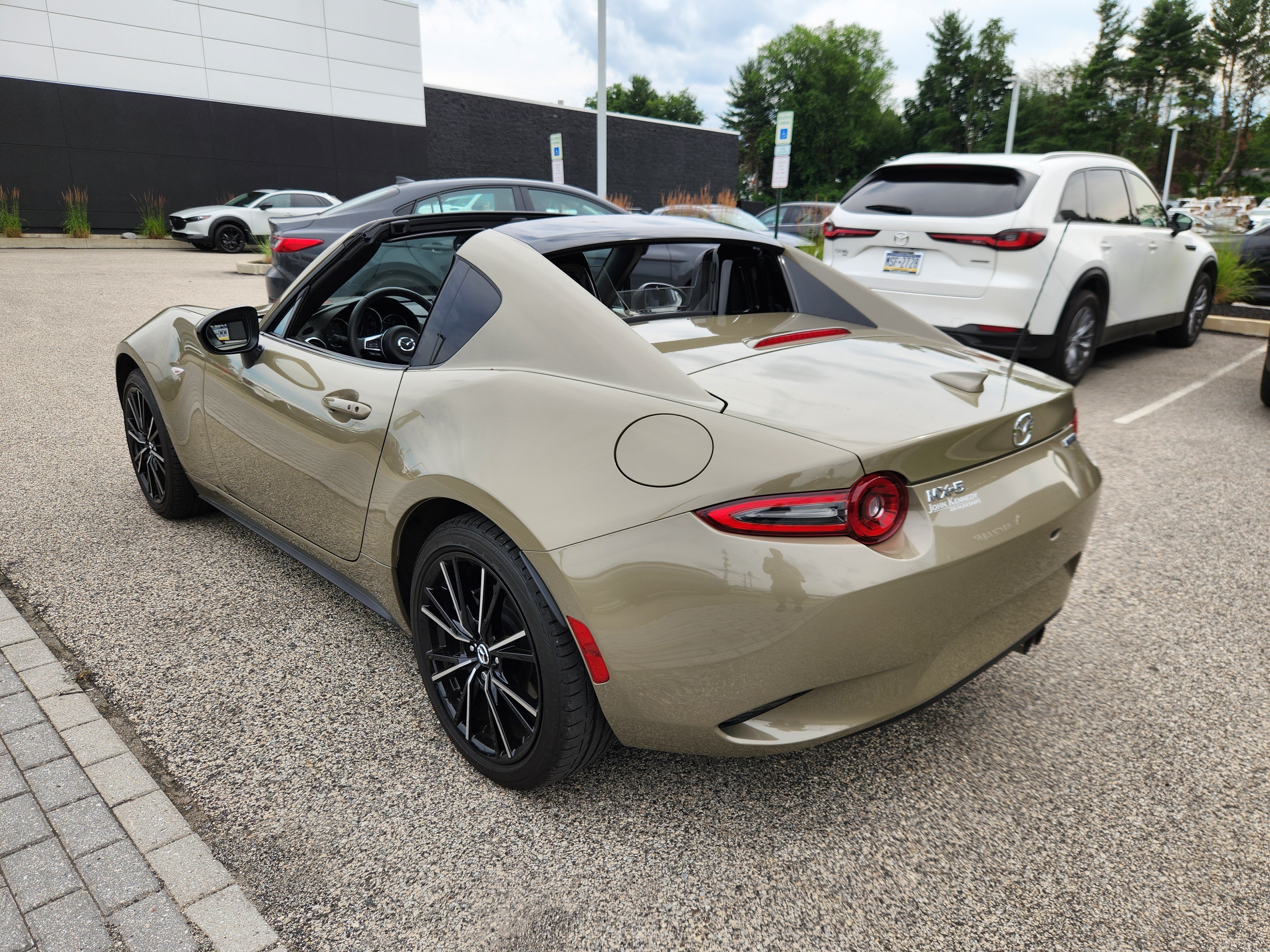 Certified 2024 MAZDA MX-5 Miata RF Grand Touring RWD image 9