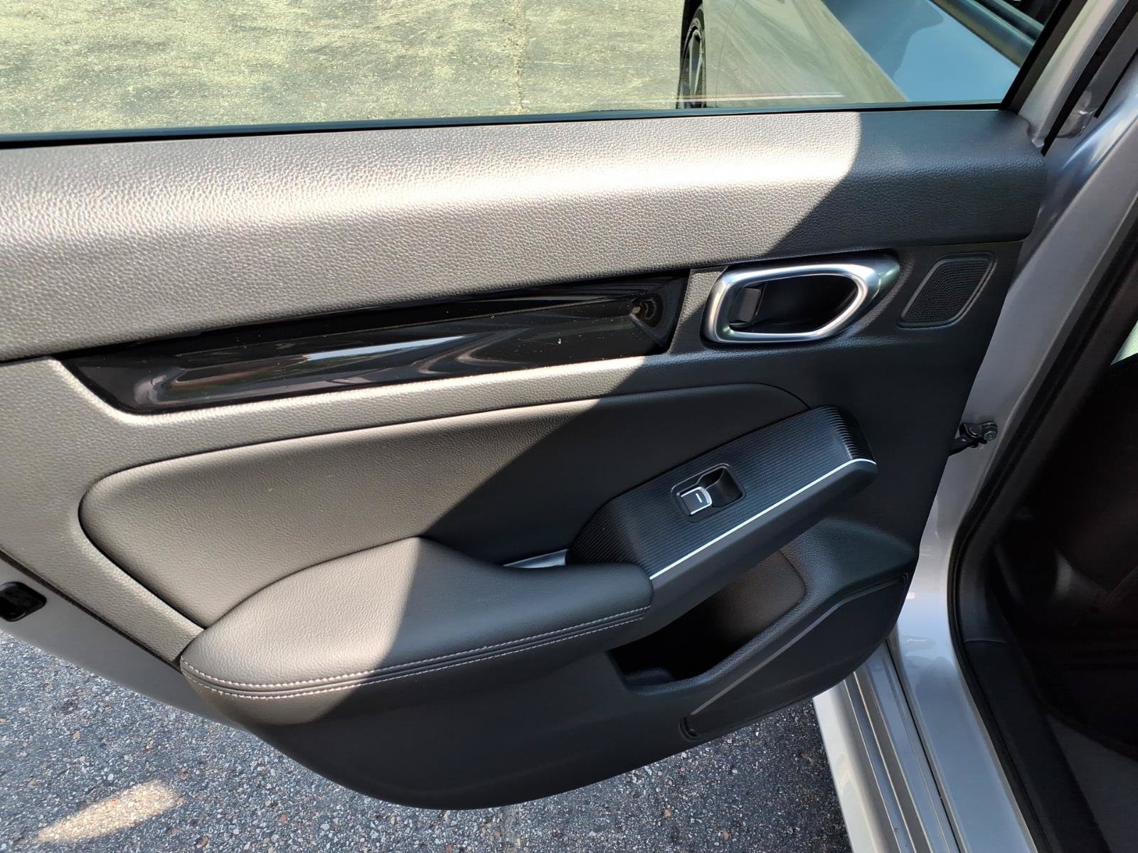 Certified 2025 Honda Civic Sport Touring image 9