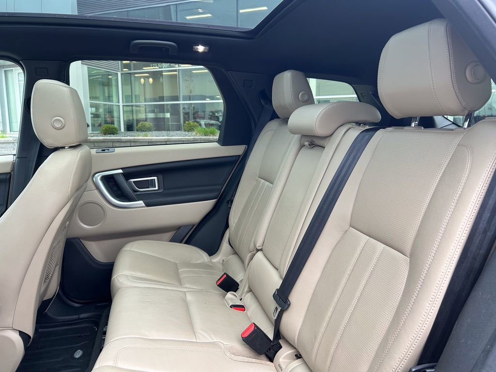 Used 2016 Land Rover Discovery Sport HSE image 13