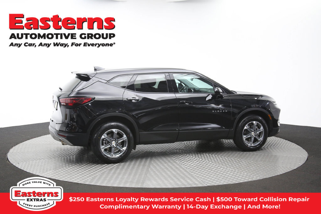 Used 2025 Chevrolet Blazer LT FWD image 46