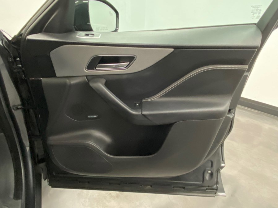 Used 2019 Jaguar F-PACE S image 48