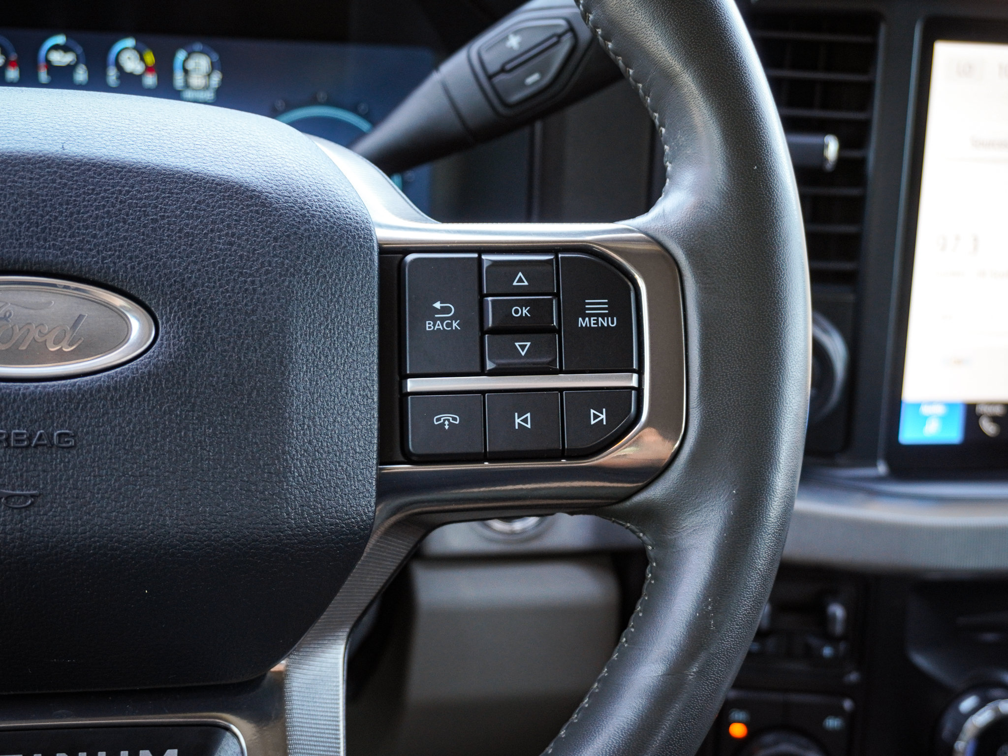 Used 2025 Ford F350 Platinum w/ Platinum Plus Package AWD/4WD image 19