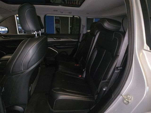 Used 2024 Jeep Grand Cherokee Limited 4xe AWD/4WD image 23
