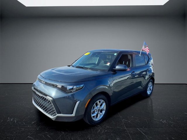 Used 2025 Kia Soul LX w/ LX Technology Package FWD image 7