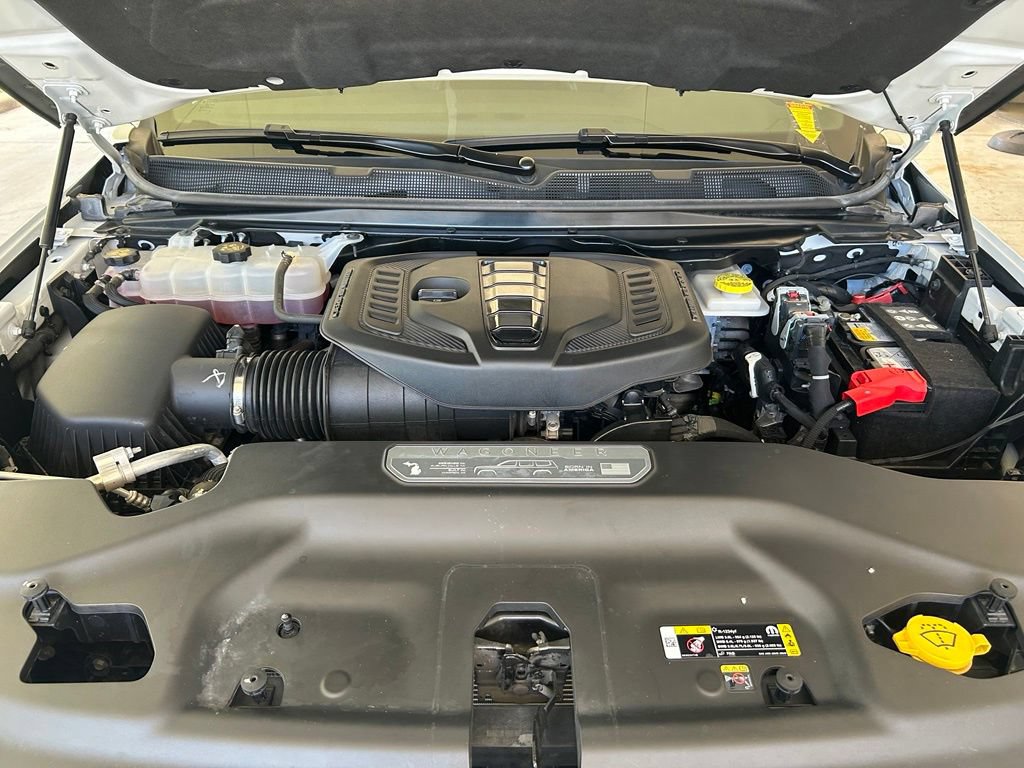 Used 2025 Jeep Wagoneer Series II AWD/4WD image 12