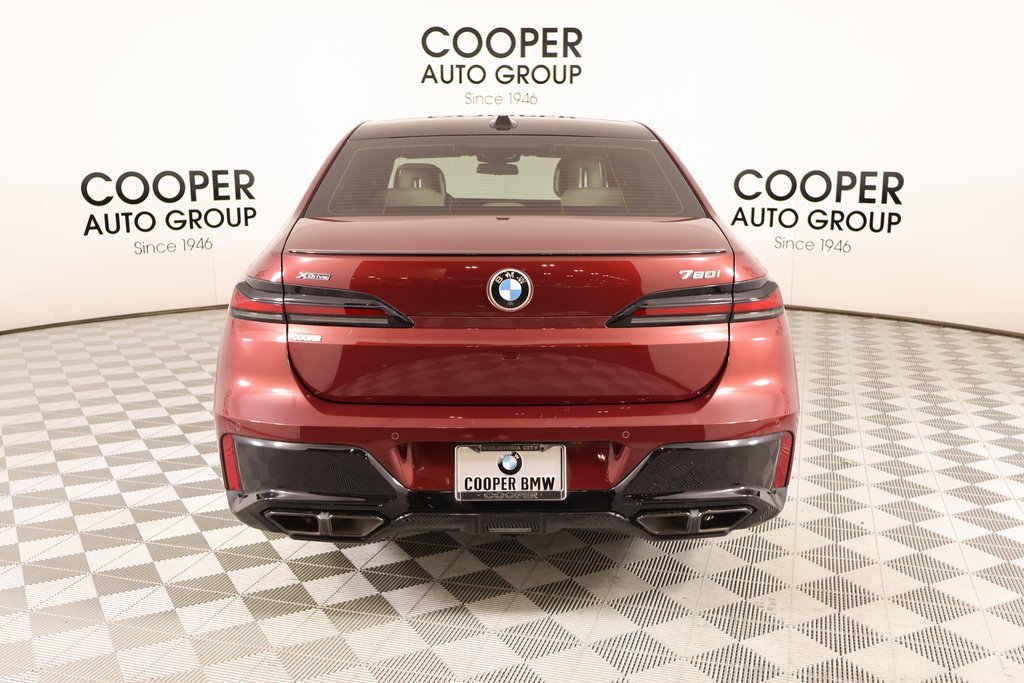 Used 2024 BMW 760i xDrive image 24