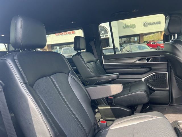 Used 2024 Jeep Wagoneer Series II AWD/4WD image 27