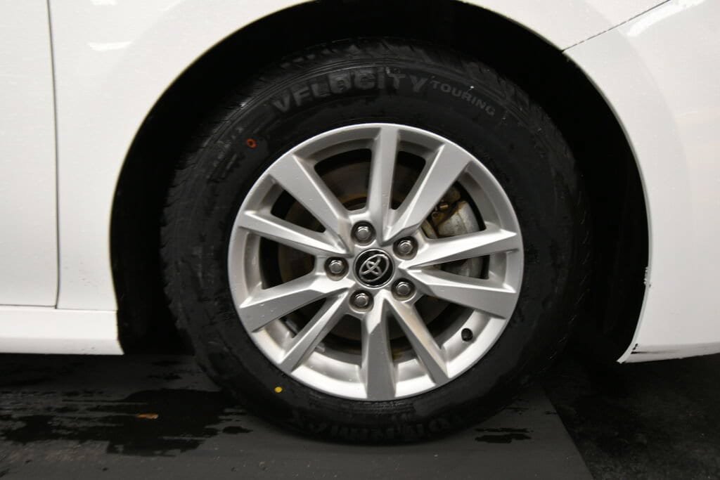 Used 2025 Toyota Camry LE FWD image 28