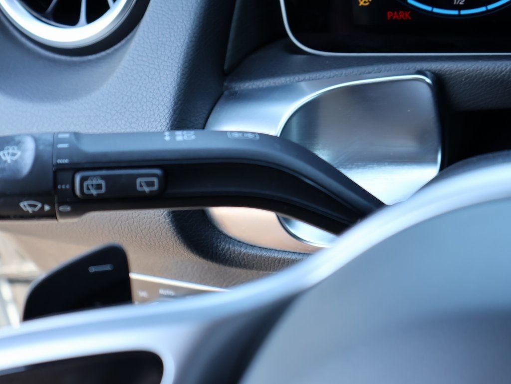 Used 2020 Mercedes-Benz GLB 250 4MATIC image 34