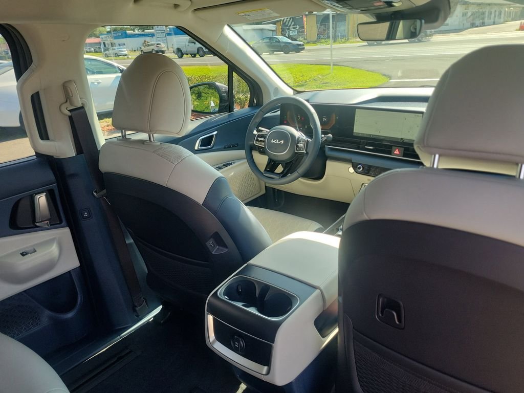 New 2026 Kia Carnival EX FWD image 13