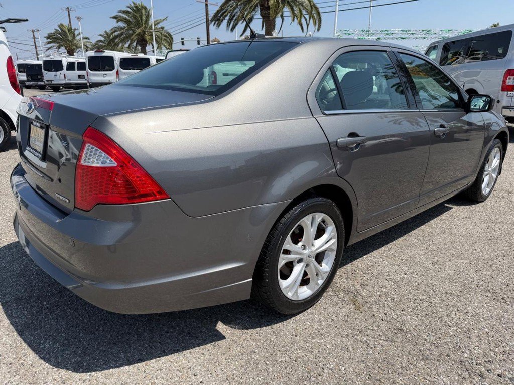 Used 2012 Ford Fusion SE FWD image 3