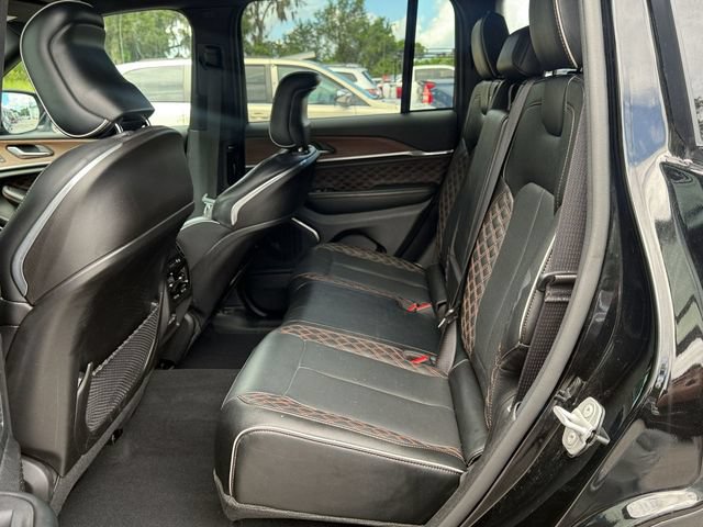 Used 2025 Jeep Grand Cherokee Summit w/ Obsidian Package AWD/4WD image 13