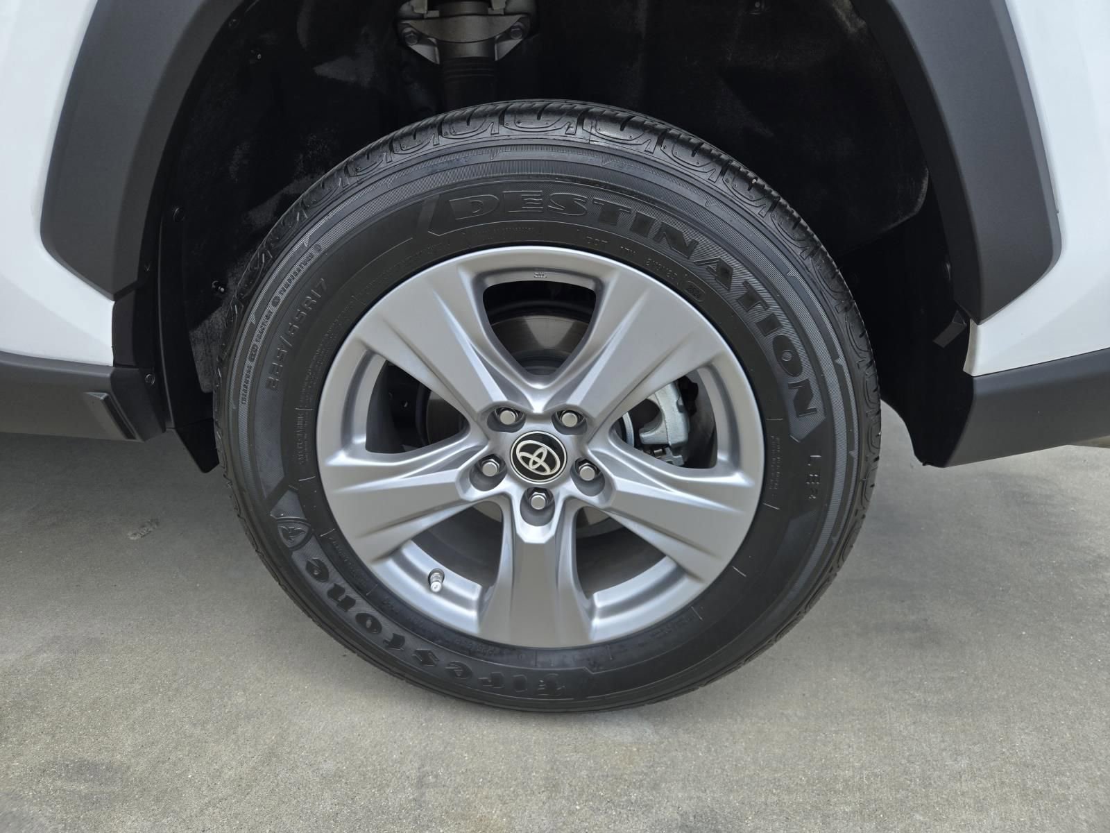 Used 2024 Toyota RAV4 LE AWD/4WD image 30