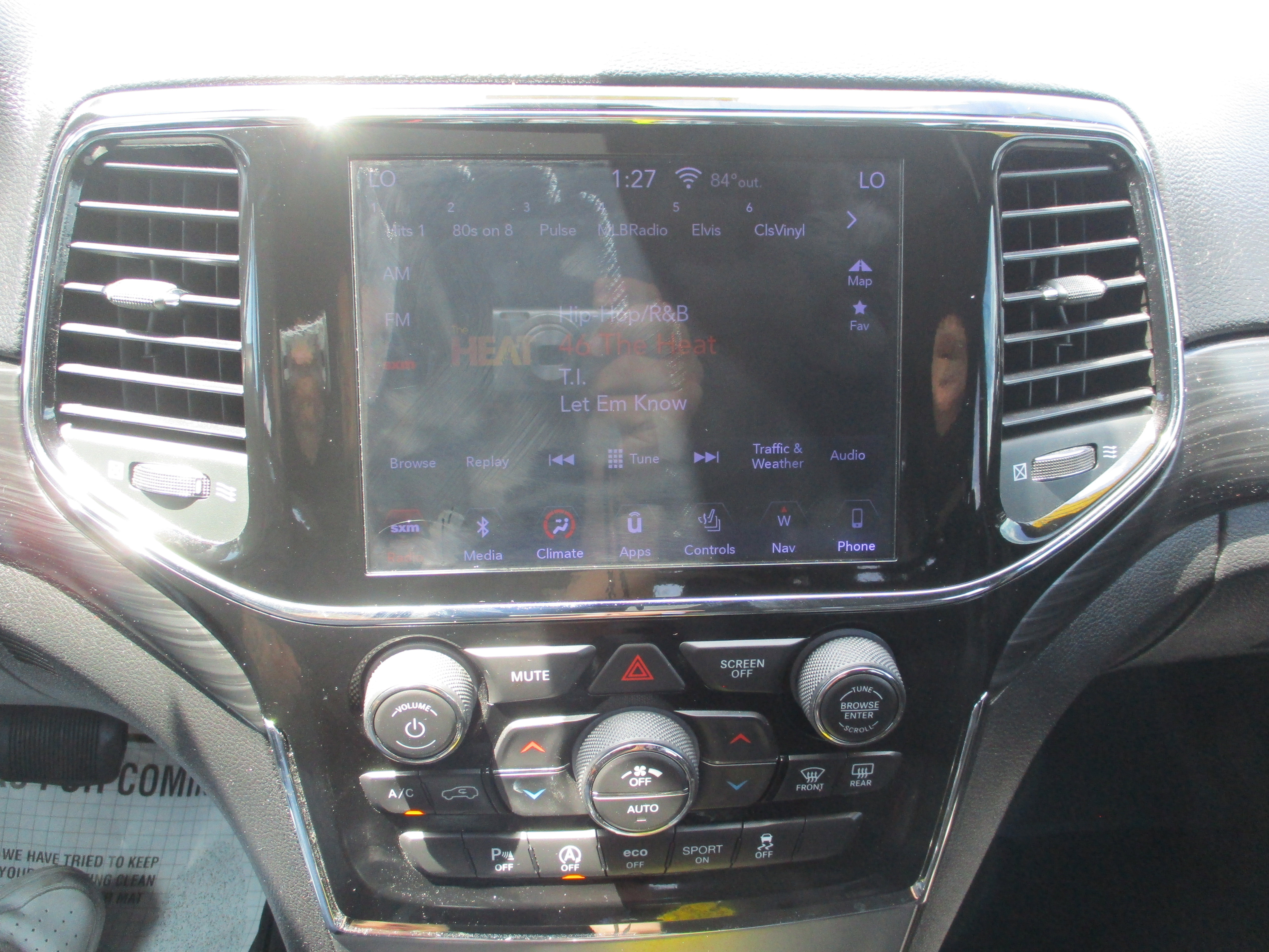 Used 2019 Jeep Grand Cherokee Altitude RWD image 18