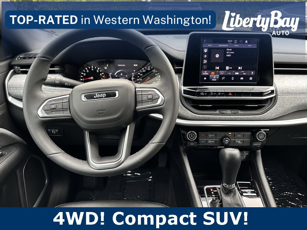 Used 2025 Jeep Compass Latitude image 10