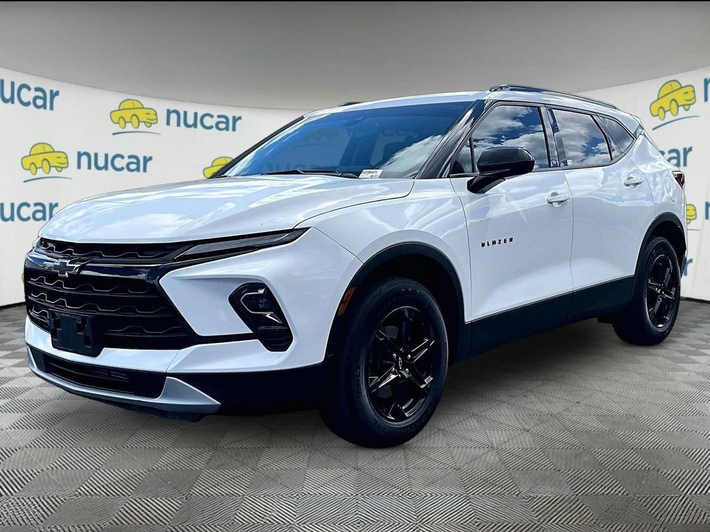 Used 2023 Chevrolet Blazer LT w/ Convenience Package AWD/4WD image 3