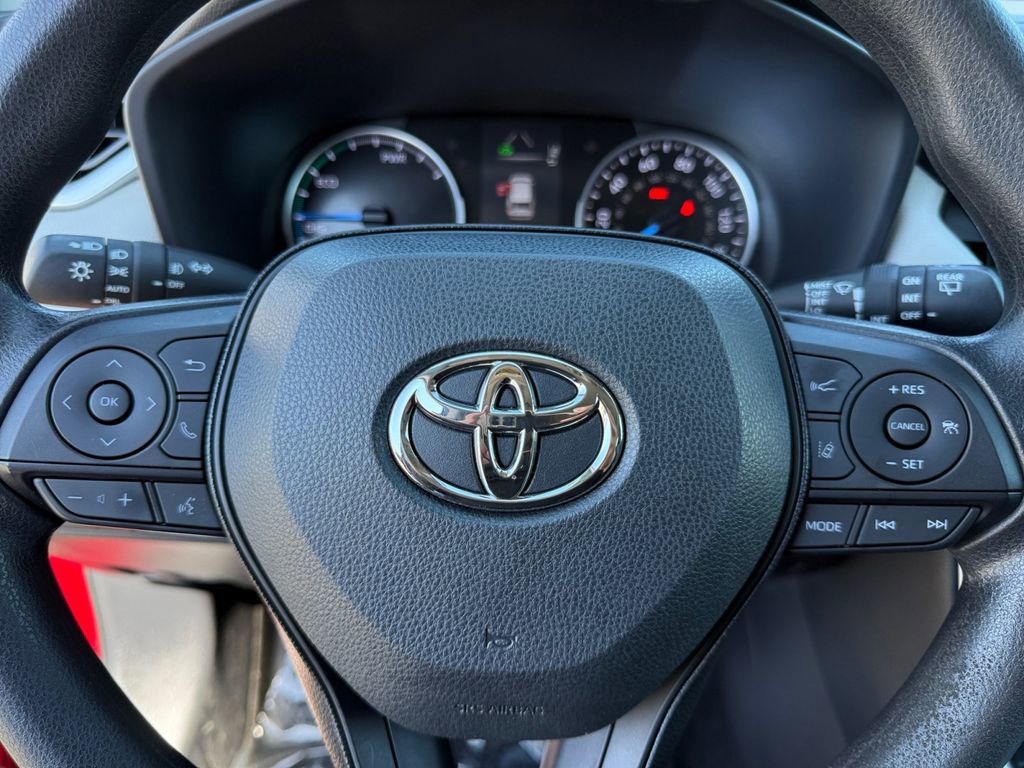 Used 2021 Toyota RAV4 XLE w/ Convenience Package image 19