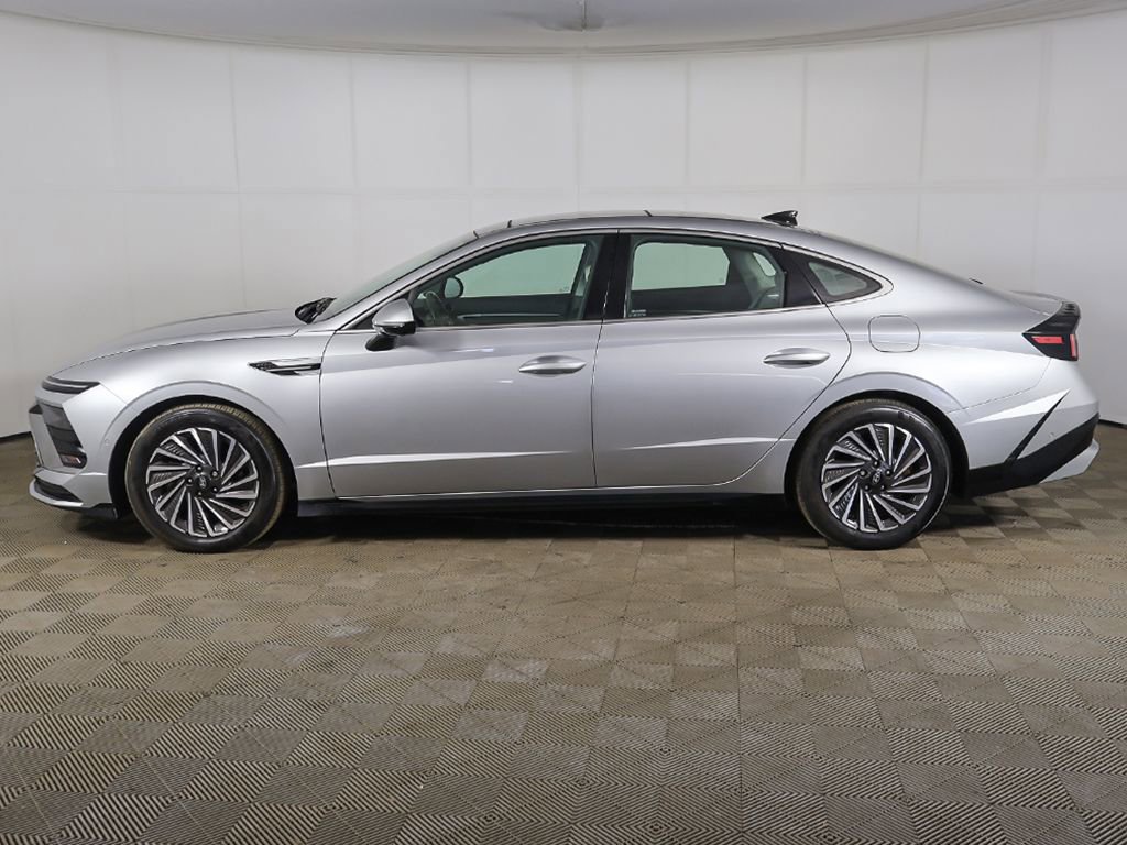 Certified 2024 Hyundai Sonata Limited FWD image 17