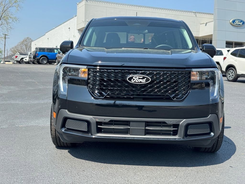 Used 2025 Ford Maverick Lariat w/ Black Appearance Package image 9