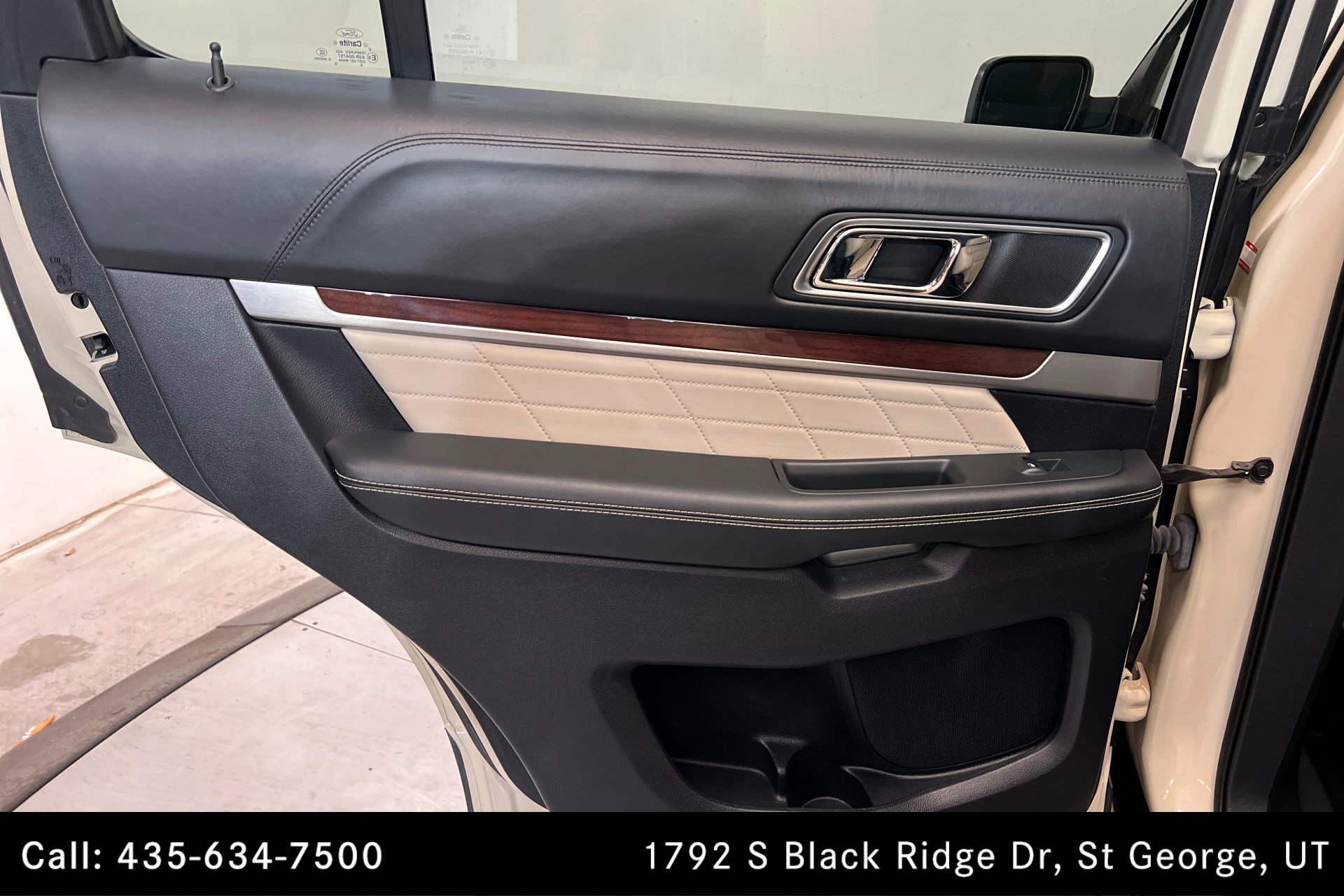 Used 2018 Ford Explorer Platinum AWD/4WD image 18