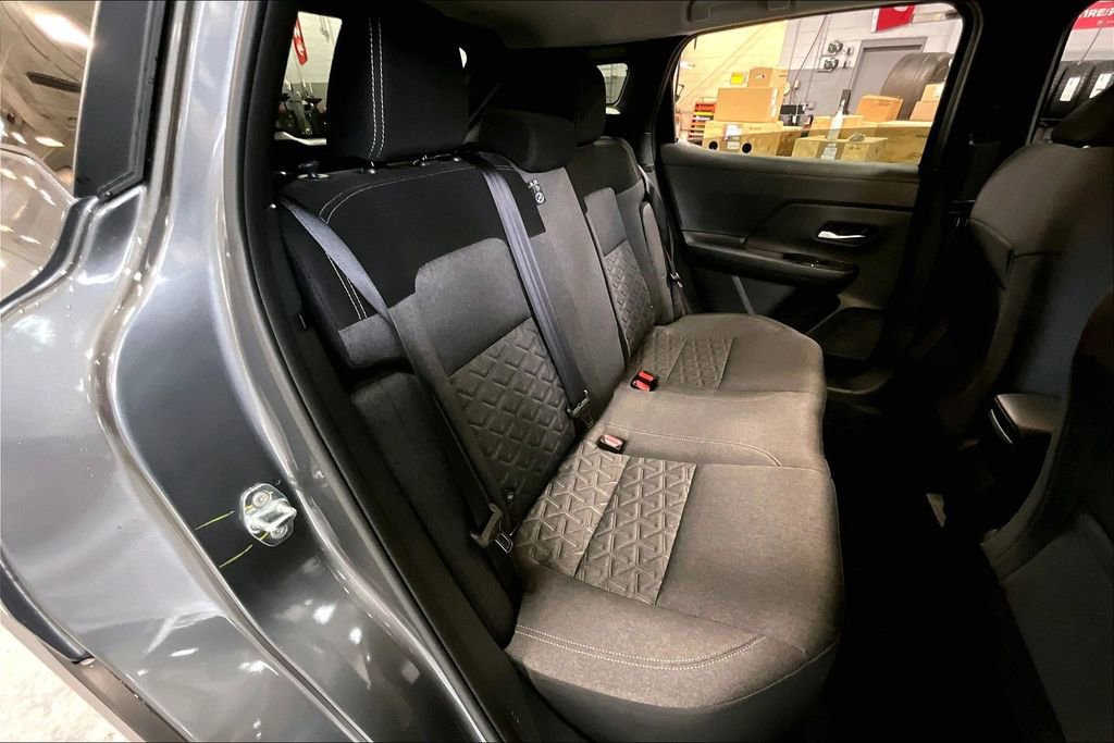 Certified 2025 Nissan Kicks SV image 19