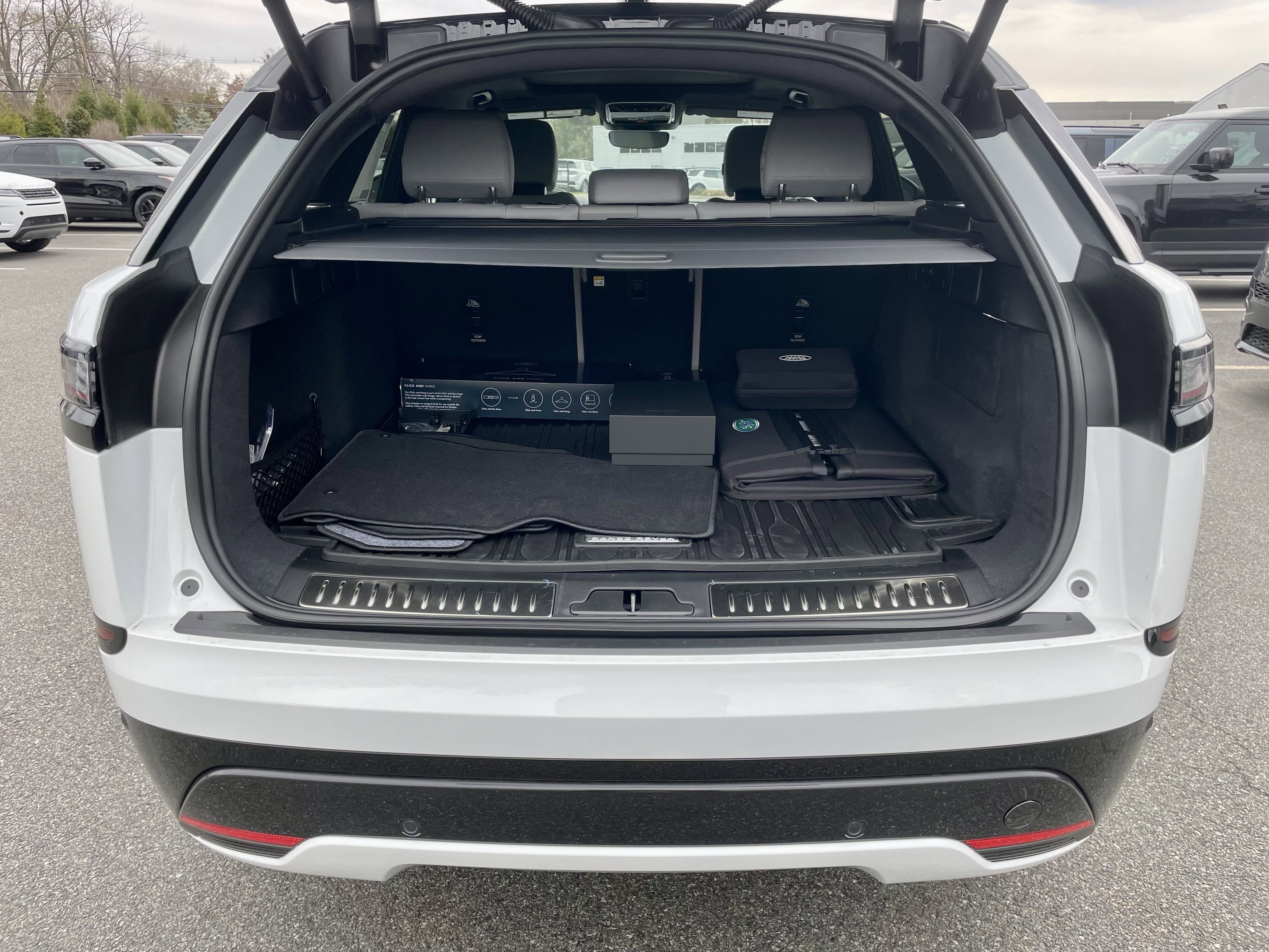New 2026 Land Rover Range Rover Velar Dynamic SE image 36