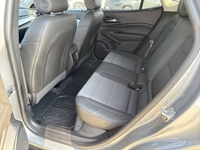 Used 2024 Chevrolet Trax LT w/ Driver Confidence Package FWD image 16