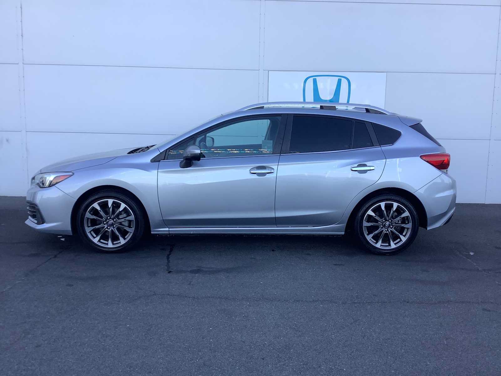 Used 2023 Subaru Impreza 2.0i Limited w/ Popular Package #3 AWD/4WD image 2